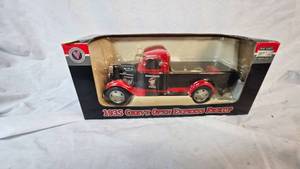 lot 6 image: 124 1935 Lennox Chevy Open Express Pickup, Die Cast, Hardware Hank