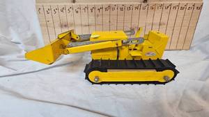 lot 9 image: 1960s Structo Bulldozer