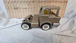 lot 14 image: Structo COE Semi Truck, Pressed Steel