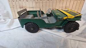 lot 15 image: Marx Lumar Willys Jeep