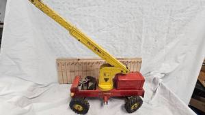 lot 27 image: Ertl 1958 Model 630 LP, 116 scale