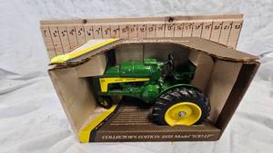 lot 28 image: Vintage Mylint 2500 Austin Western Telescoping Crane, Pressed Steel
