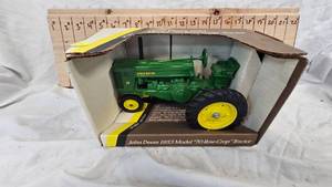 lot 32 image: 116 Ertl 70th Anniversary John Deere Model 70 with Wide Front