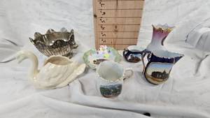 lot 36 image: WI Souvineer Sugar Creamer, Swan Figurine, Benson, MN Advertising,