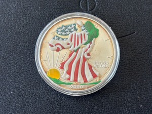 lot 58 image: 2000 Colorized Silver Eagle