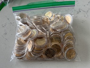 lot 184 image: Gold Plated Quarters