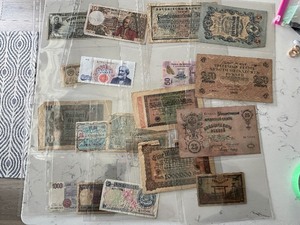 lot 199 image: Foreign Currency