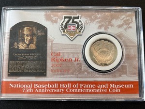 lot 128 image: 2014-S Baseball Half Dollar