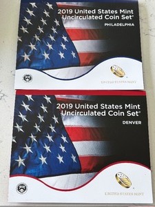 lot 157 image: 2019 P & D Mint Sets