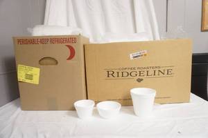 lot 227 image: Styrofoam Soup Cups and Lids (3 different sizes) SML