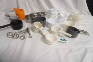 lot 230 image: Measuring Cups and Spoons