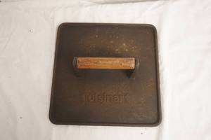 lot 232 image: Bacon Press 10x 10