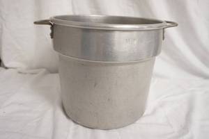 lot 274 image: Soup Kettle 10 diameter by 9.25 tall