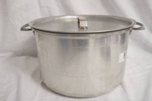 lot 276 image: kettle and lid 11 diameter by 7 tall