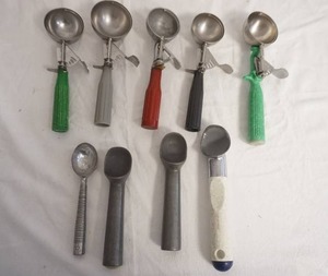 lot 297 image: Ice Cream Scoops
