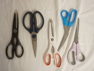 lot 305 image: Scissors Lot (5ct)