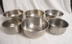 lot 310 image: Stainless Steel Mixing Bowls (6ct)