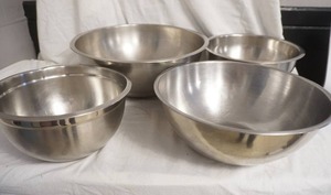 lot 313 image: Stainless Steel Mixing Bowls (3ct) 16-10 diameter