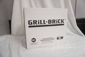 lot 319 image: Case of NSF Grill Cleaning Bricks