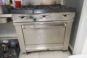 lot 4 image: Garland Commercial Restaurant Range (6 burner)