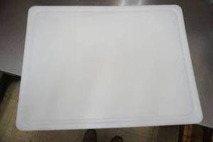 lot 36 image: Countertop Cutting Board