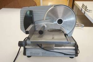lot 86 image: Nesco Meat Slicer
