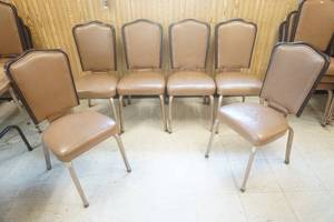 lot 104 image: Dining Room Chairs (6ct)
