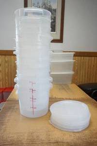 lot 109 image: 6 qt Round Food Storage Containers wlids