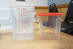 lot 112 image: (3ct) 8 qt Food Storage Containers & 1 lid