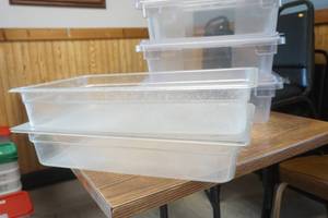 lot 118 image: (5ct) Clear Polycarbonate Food Pans & Lids