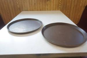 lot 132 image: 2 Serving Trays 14 diameter