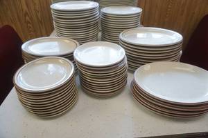lot 135 image: Restaurant Stoneware Lot Buffalo