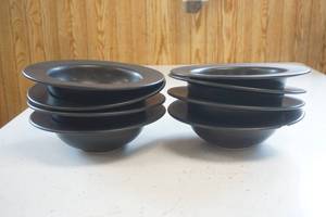 lot 139 image: Black Stoneware Bowls (8ct)