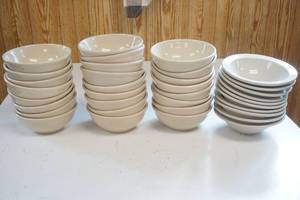 lot 140 image: Stoneware Soup Bowls (35ct)