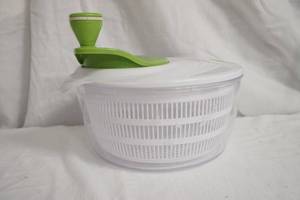 lot 159 image: Salad Spinner