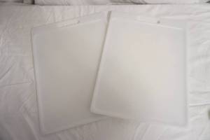 lot 163 image: Thick Cutting Boards whandle (2ct)