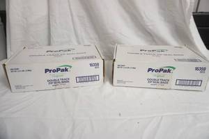 lot 167 image: Double Seal Zip Bags qt size