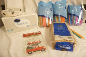 lot 196 image: NEW Disposable Napkins, Lunch Bags, Wide Straws, Dessert Plates