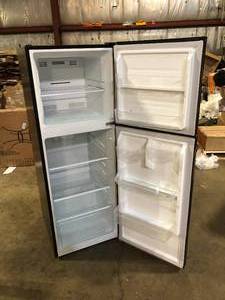 lot 33 image: Vissani 10.1 cu. ft. Top Freezer Refrigerator in Black    Customer Returns See Pictures