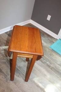 lot 3 image: Wood Drop Leaf Side Table with Medium Finish