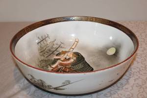 lot 15 image: Decorative Japanese Ceramic Bowl with Hand-Painted Warrior Scene
