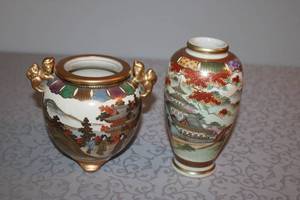 lot 35 image: Pair of Hand-Painted Japanese Decorative Vases with Gold Accents