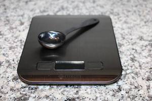lot 50 image: Etekcity Digital Kitchen Scale with Measuring Spoon