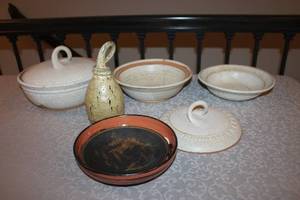 lot 94 image: Set of 5 Artisan Pottery Bowls and Jug with Lids