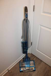 lot 108 image: Shark Upright Vacuum Cleaner with Cord and Brush Roll