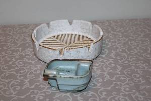 lot 114 image: Lot of 2 Ceramic Ashtrays - Vintage Glazed Designs