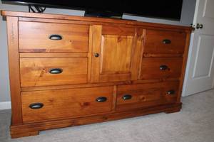 lot 119 image: Large Wooden Dresser with Six Drawers and Center Cabinet