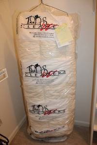 lot 123 image: Queen Size Comforter in Dry Cleaning Bag