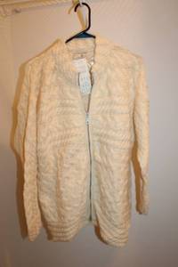 lot B-130 image: Connemara Knitwear Merino Wool Zip Cardigan Sweater Made in Ireland