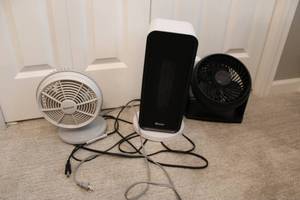 lot 135 image: Lot of 3 Electric Fans and Heater Holmes Honeywell Ovente